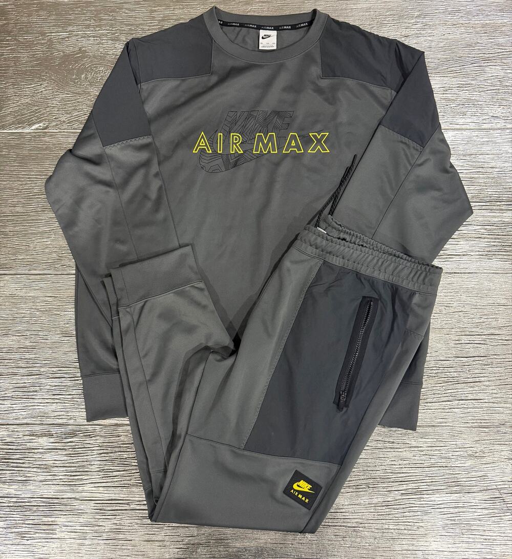 Nike Air Max Men's Size 2XL Set. Worn Once!